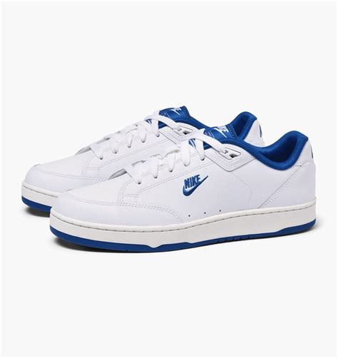 caliroots nike sneakers